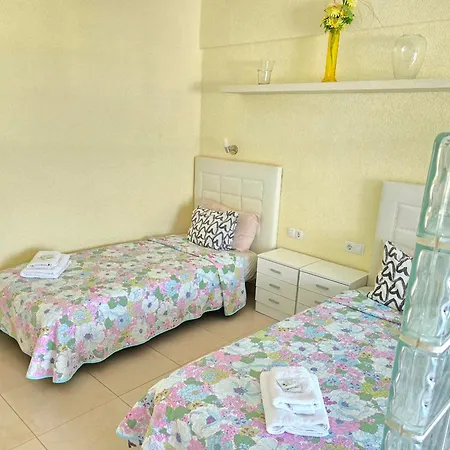 In Beachfront Complex In El Duque Area, Apartamento *