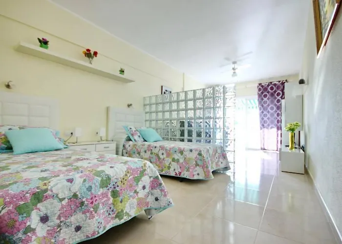 In Beachfront Complex In El Duque Area, 아파트