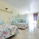 In Beachfront Complex In El Duque Area, Апартаменты