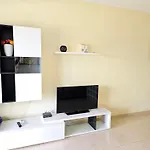 In Beachfront Complex In El Duque Area, Апартаменты