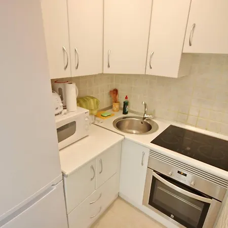 公寓 In Beachfront Complex In El Duque Area, *