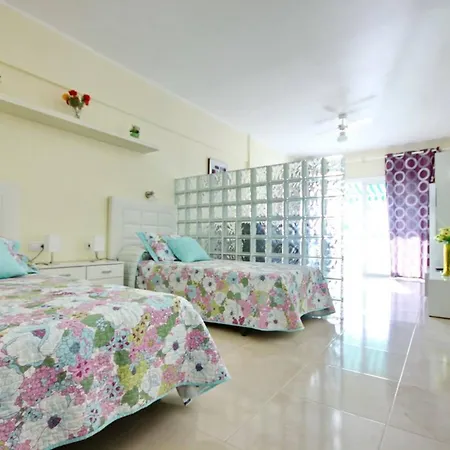 In Beachfront Complex In El Duque Area, Apartment Costa Adeje (Tenerife)