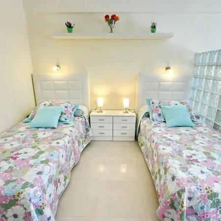 Appartement In Beachfront Complex In El Duque Area,